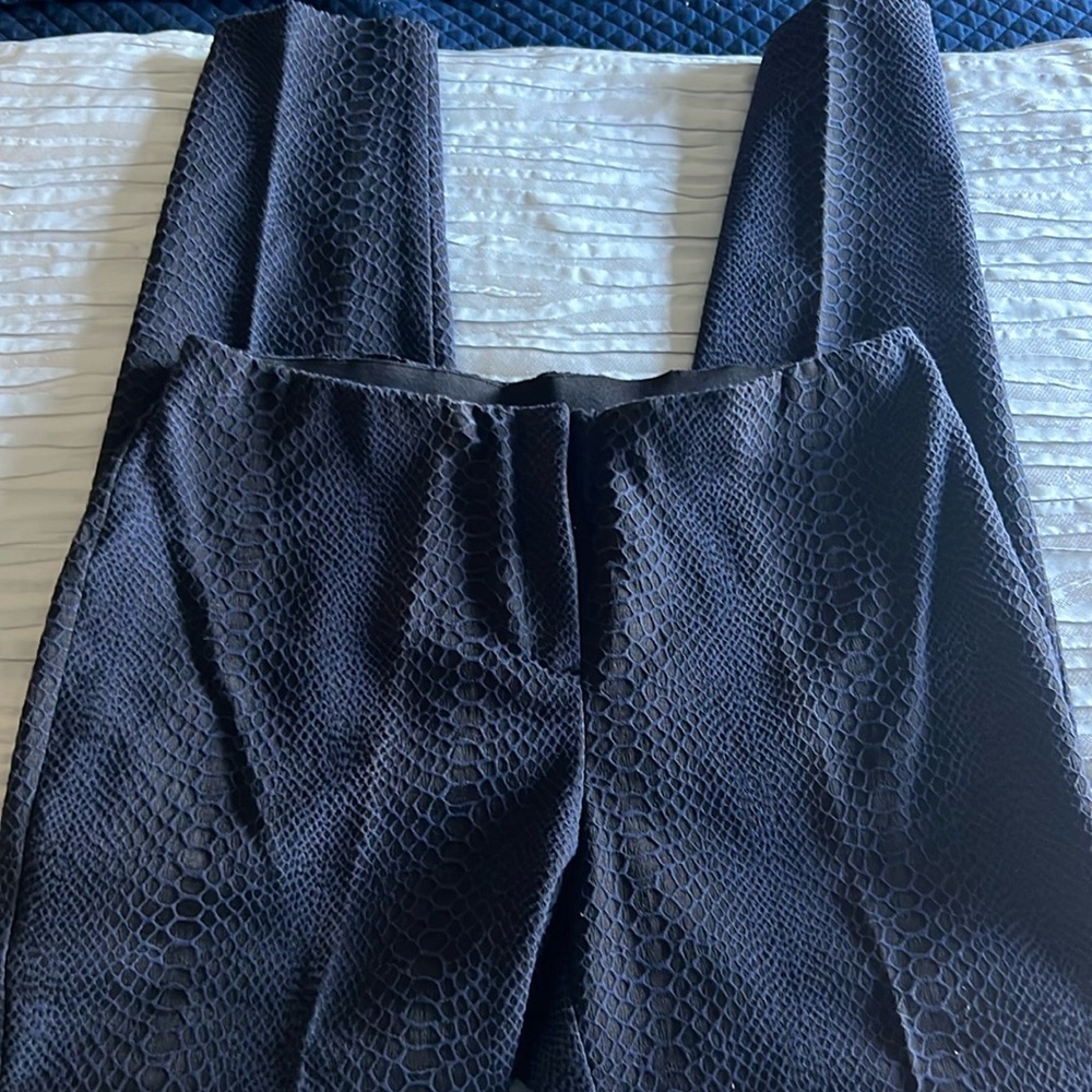 Alfani black blue printed snake pants 10